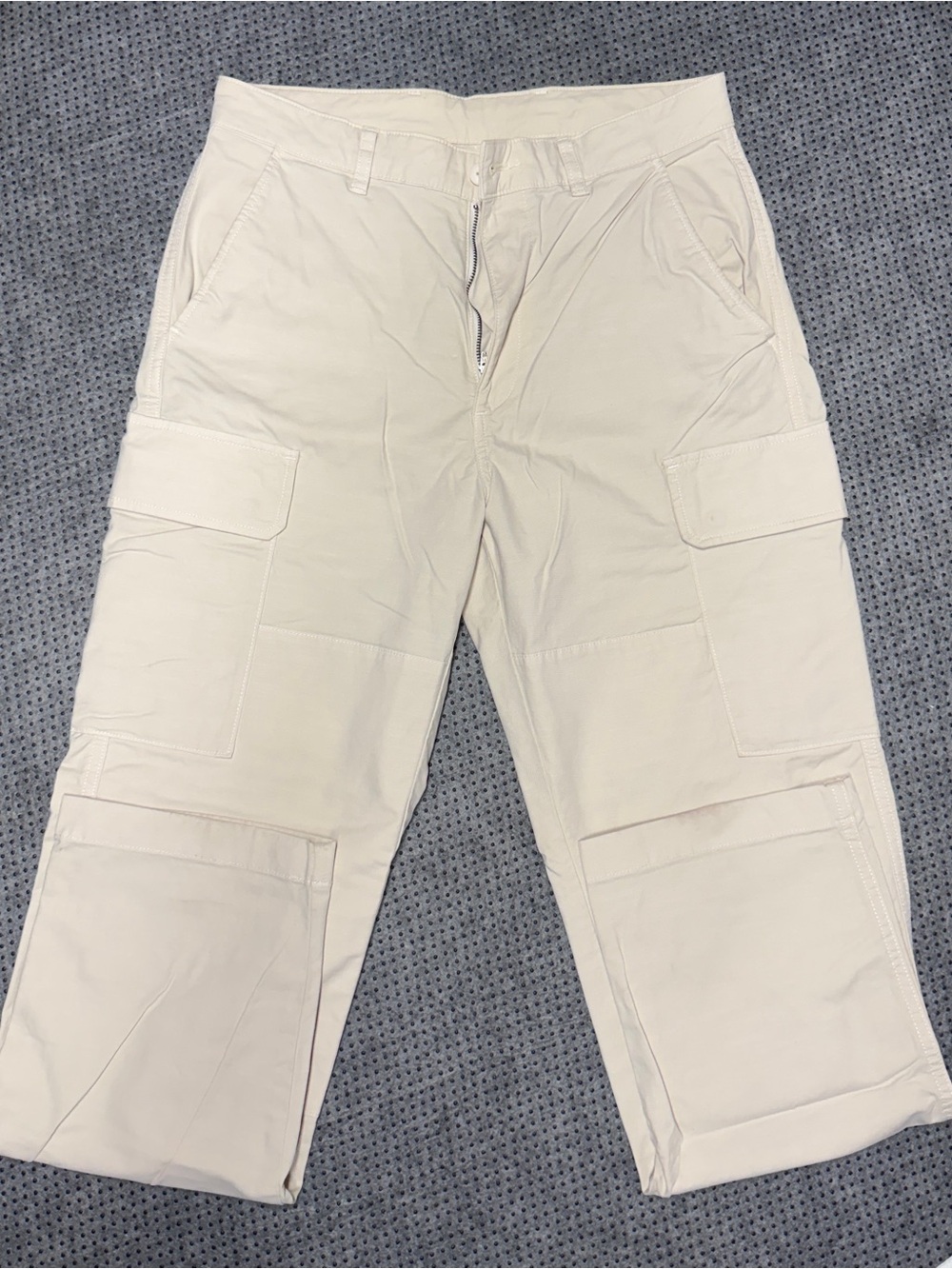 Uniqlo Men's Off-White Cargo Pants - Size S